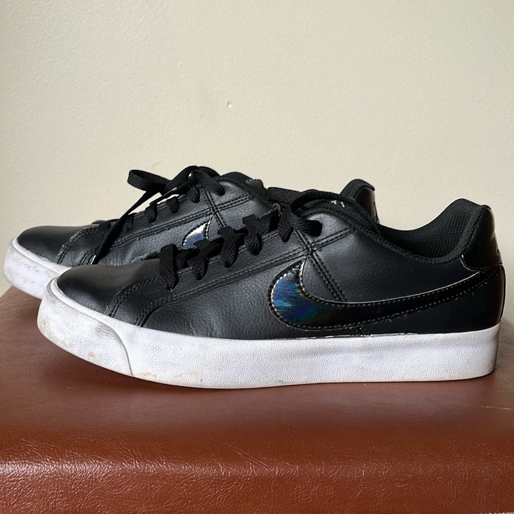 Nike black leather sneakers